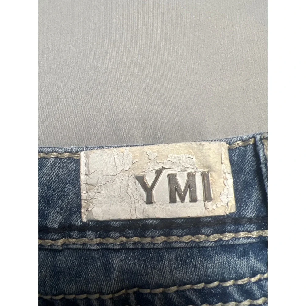 YMI Womens Denim Shorts Medium Wash Distressed Low Rise Contrast Stitch Size 7/8
